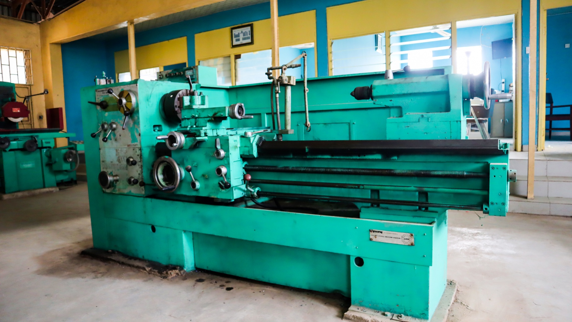 Center Lathe Machine