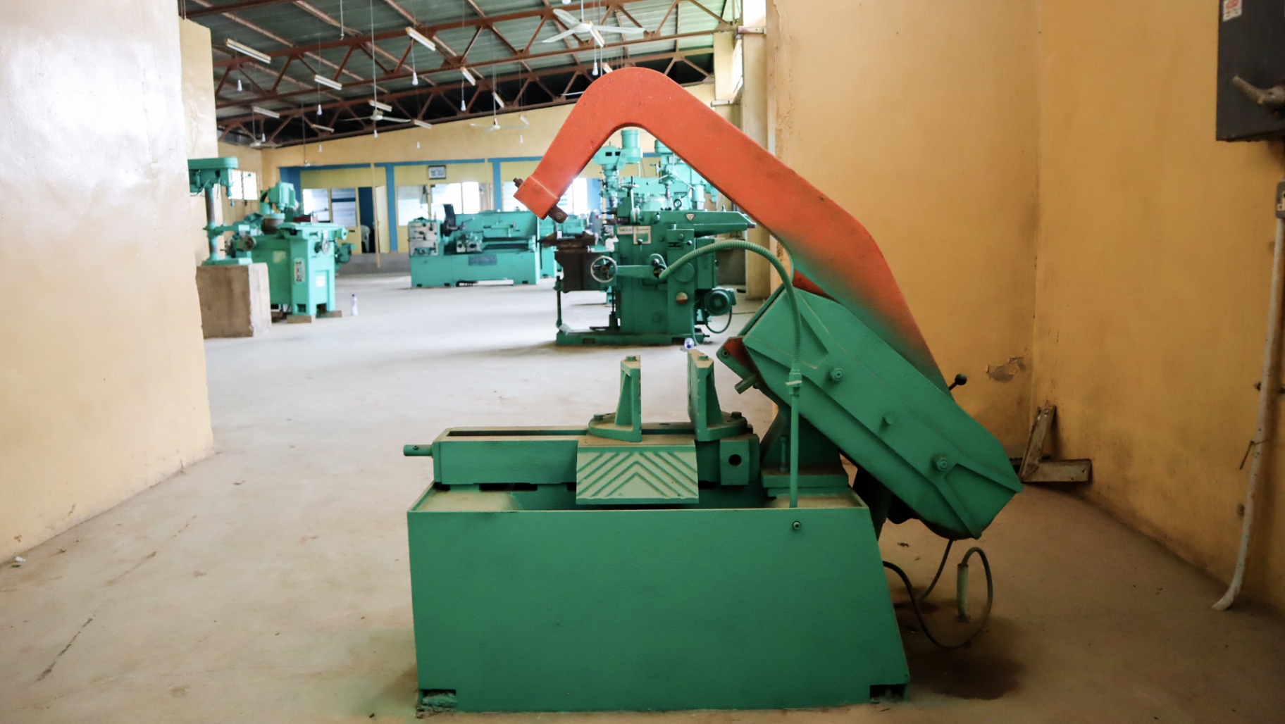 Power Arc Saw